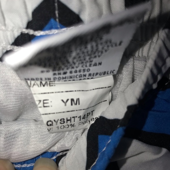 Varsity cheer shorts blue chevron YM - Picture 3 of 5